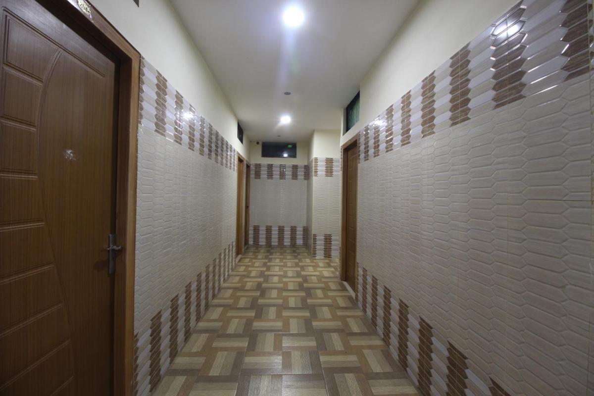 JKS DELUXE LODGE - Housity