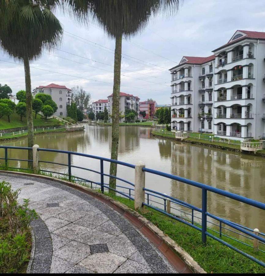 CASA VENICIA CONDO BATU CAVES - Housity