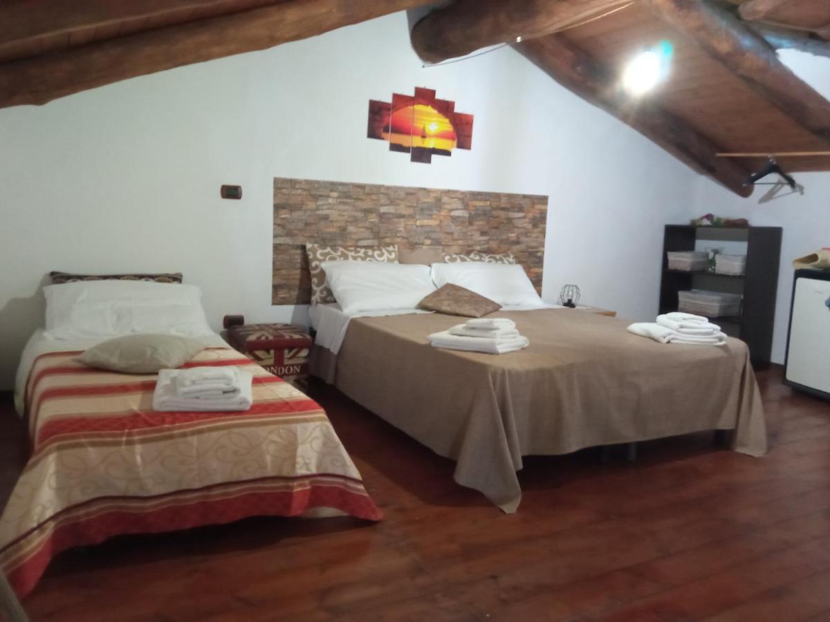 Rustic House - Housity