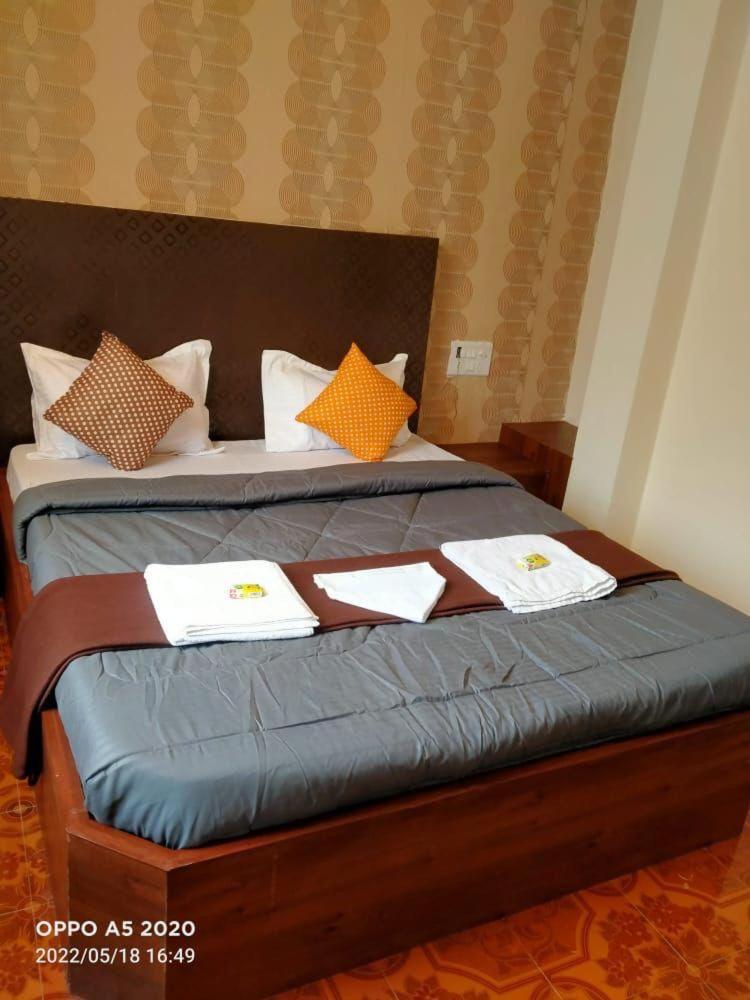 J J lodging - Housity