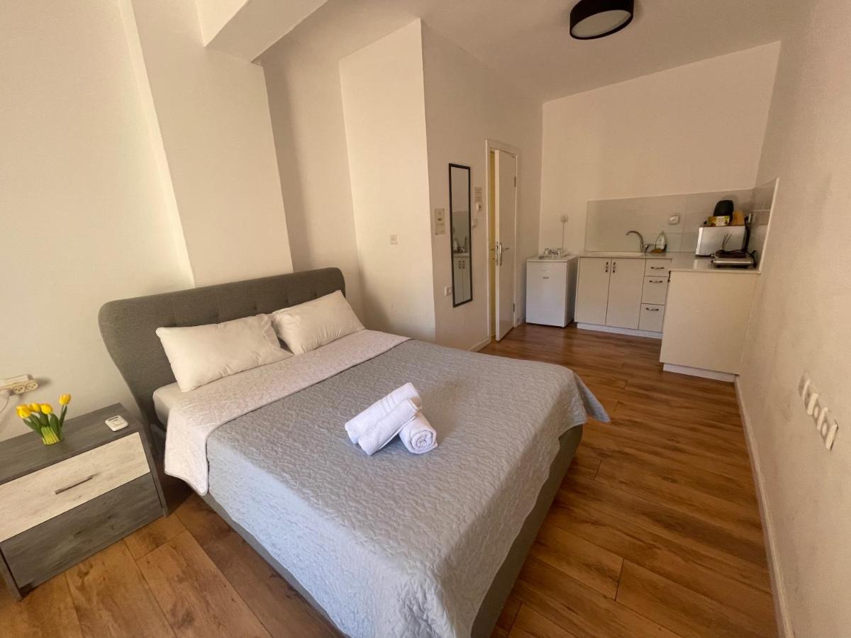 Godson Guest House talpiot - Housity