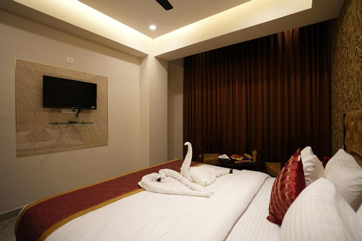 Hotel Royal Nandanaa - Housity