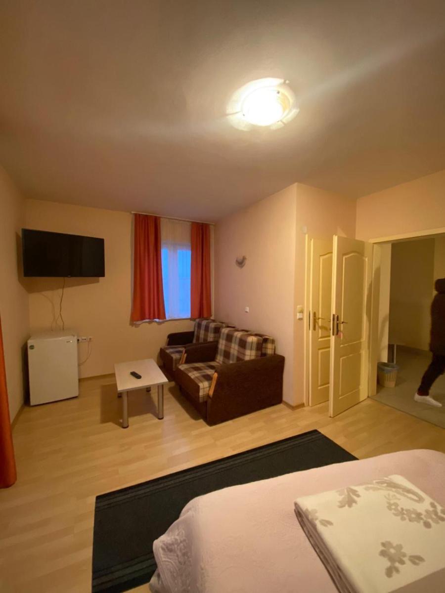 Zekir - Zimmer - Rooms - Struga - Boulevard - Housity