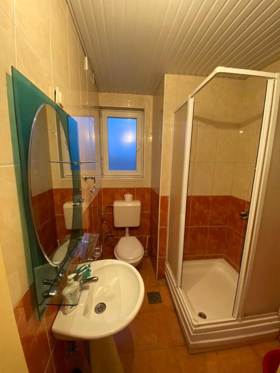 Zekir - Zimmer - Rooms - Struga - Boulevard - Housity