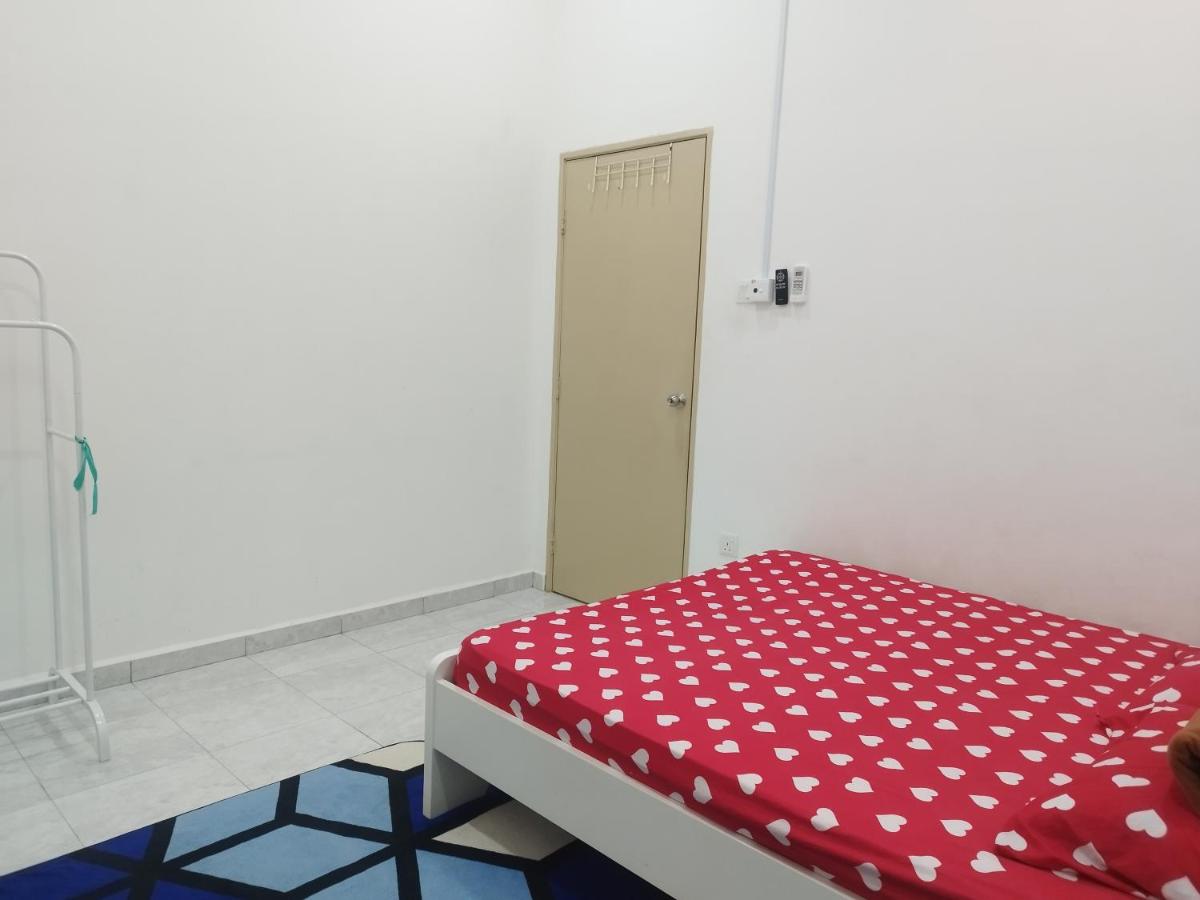 Bushra Guest House, Batu Pahat - Housity