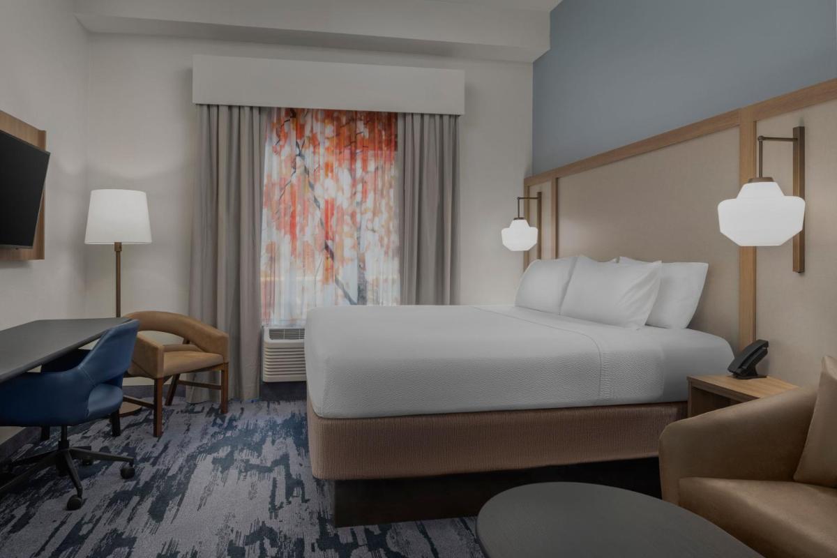 Fairfield Inn & Suites Roanoke Hollins/I-81 - Housity