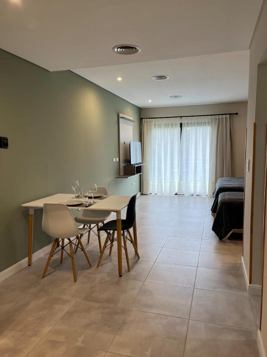 Los Robles Suites - Housity