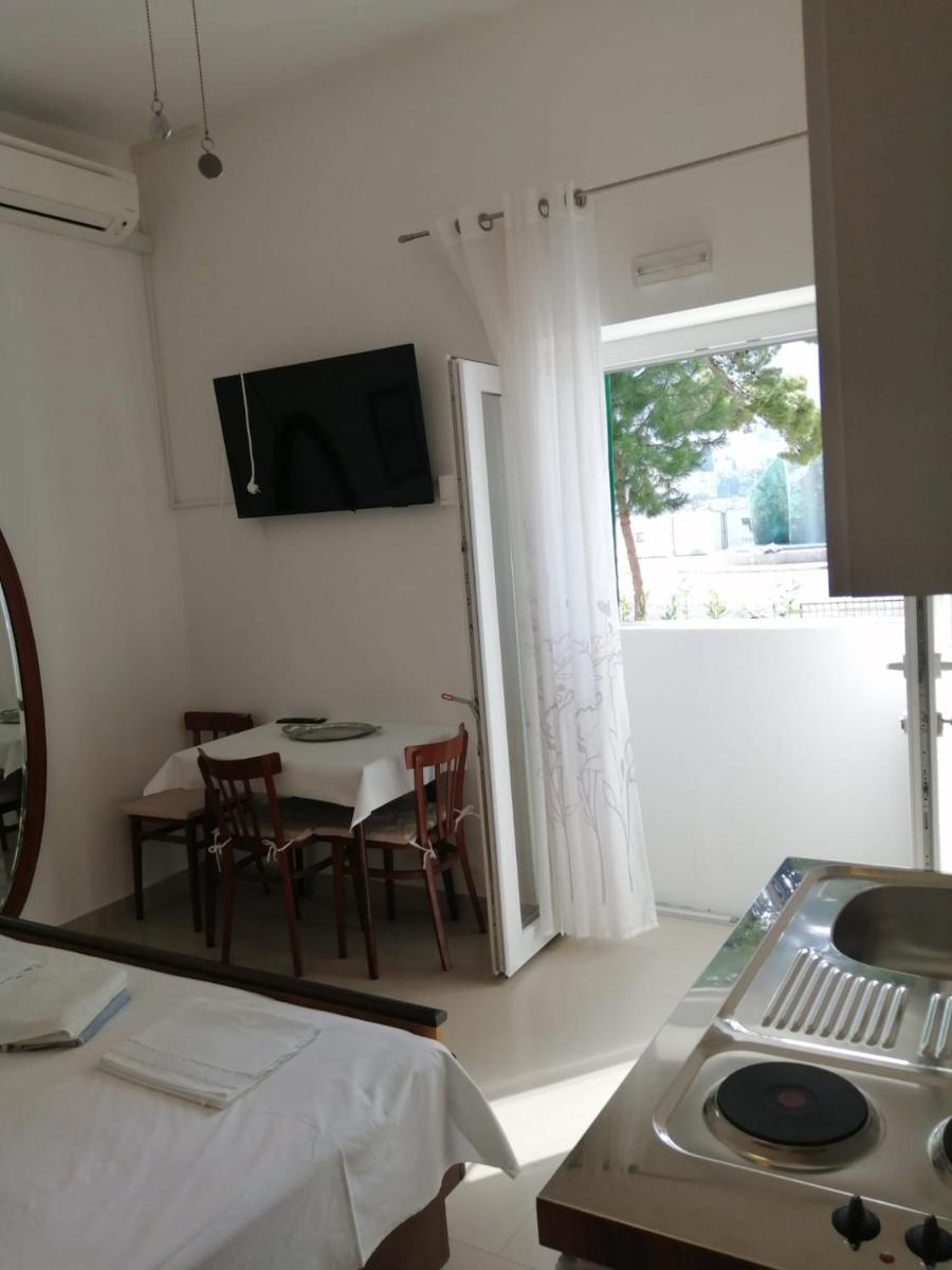 Omiš apartment on the beach - Housity