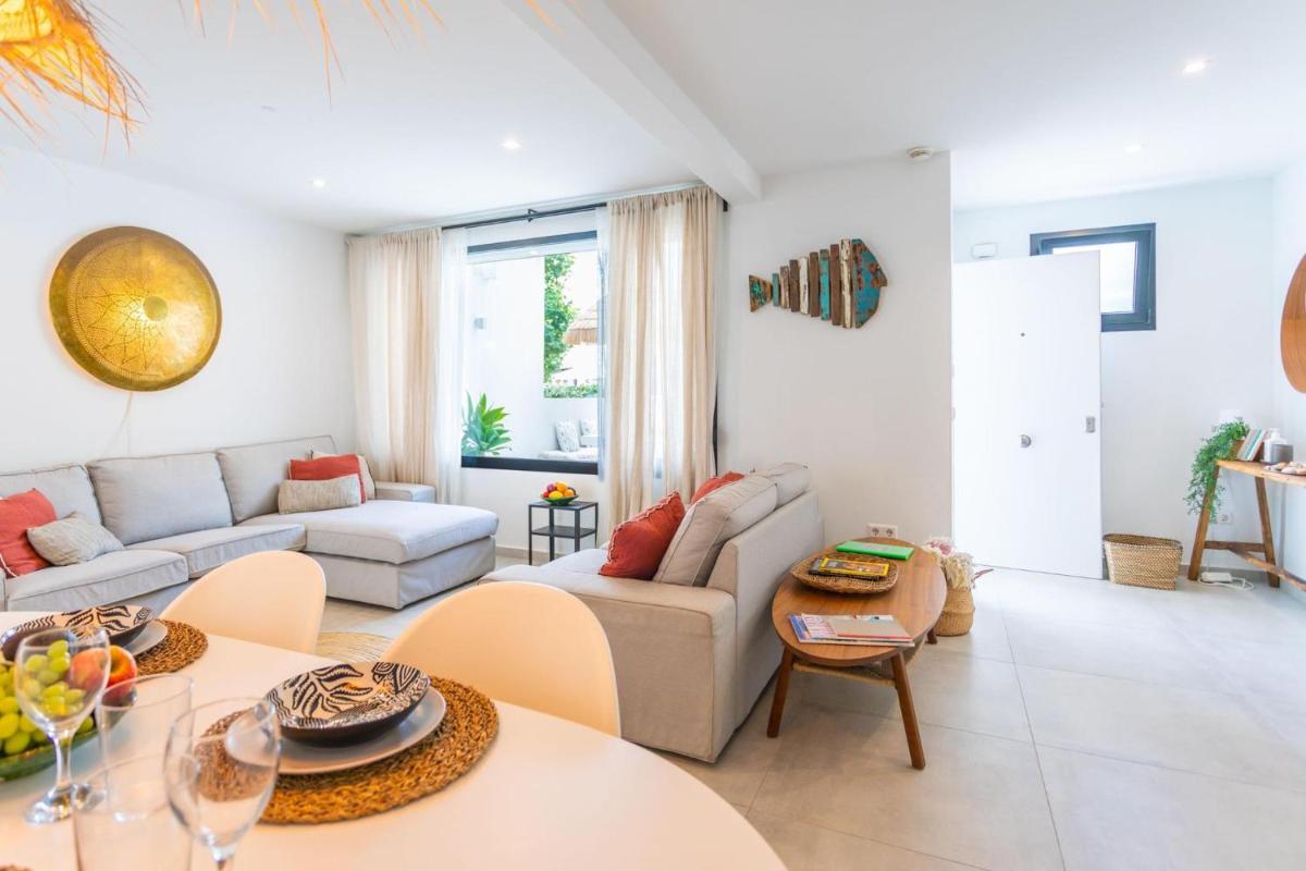 La Cala Beach Home - beachfront few steps away from sandy beach - Housity