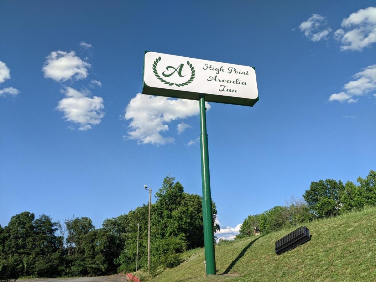 High Point Arcadia Inn - Housity