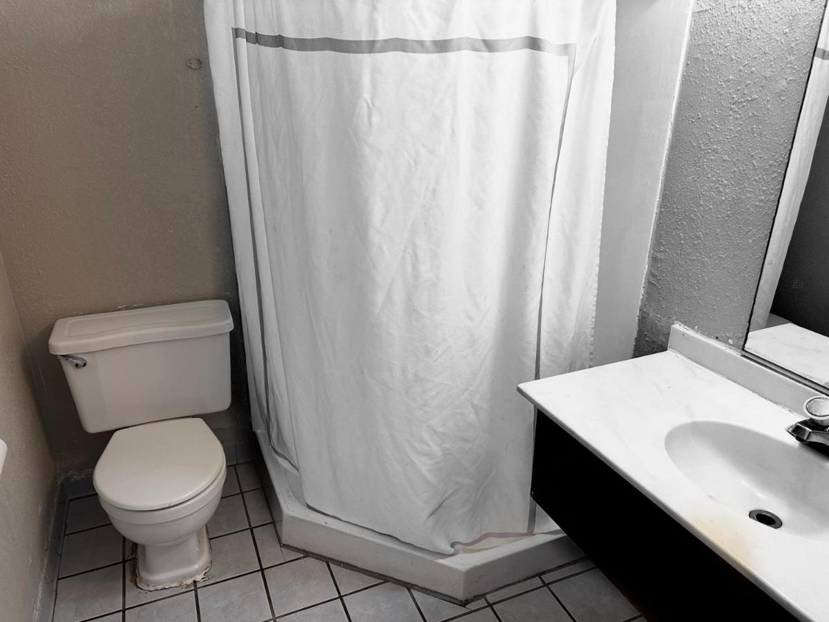 High Point Arcadia Inn - Housity