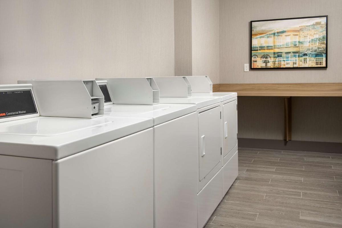 Hampton Inn Baltimore-Downtown-Convention Center - Housity