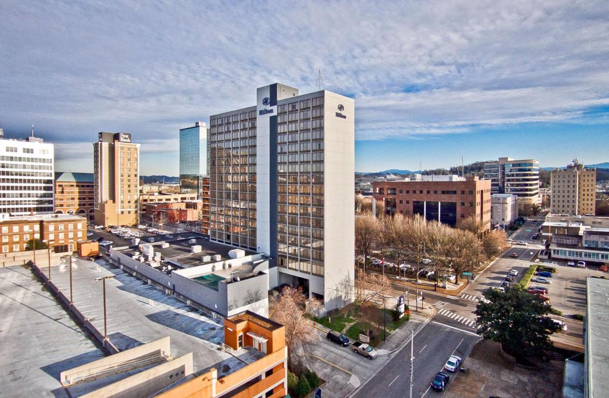 Hilton Knoxville - Housity