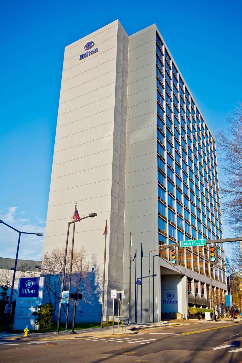 Hilton Knoxville - Housity