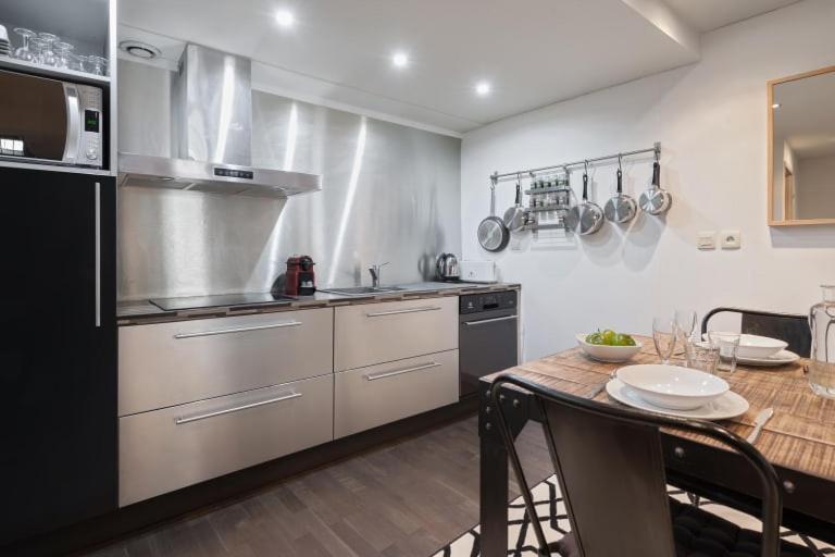 GuestReady - Superbe Maison de ville Duplex - Housity