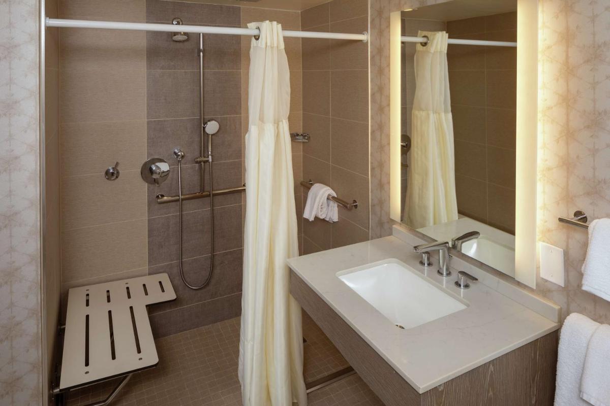 Hilton Birmingham Downtown at UAB - Housity
