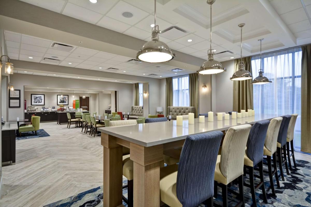 Hampton Inn Livonia Detroit - Housity