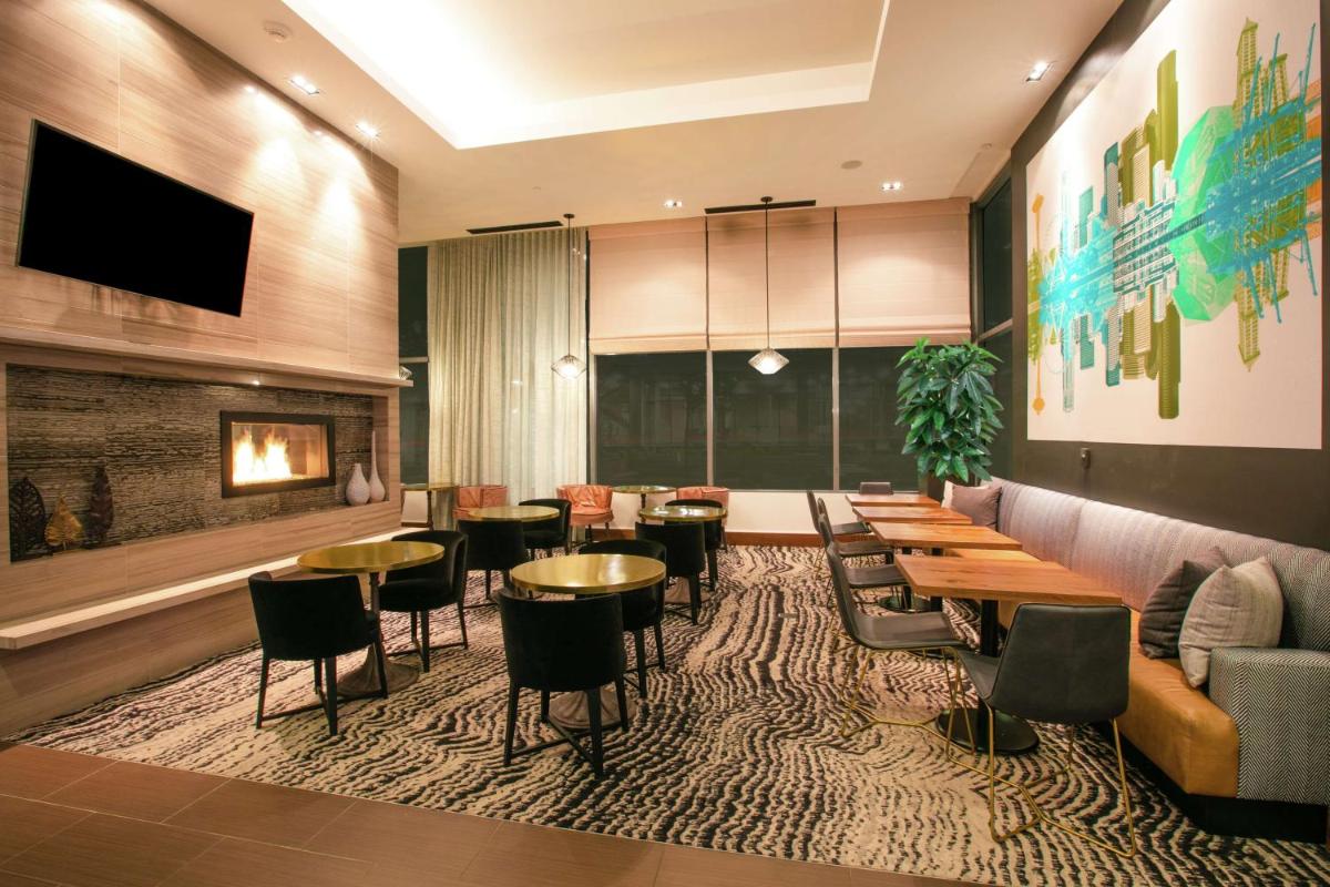 Hilton Garden Inn Seattle Downtown - Housity