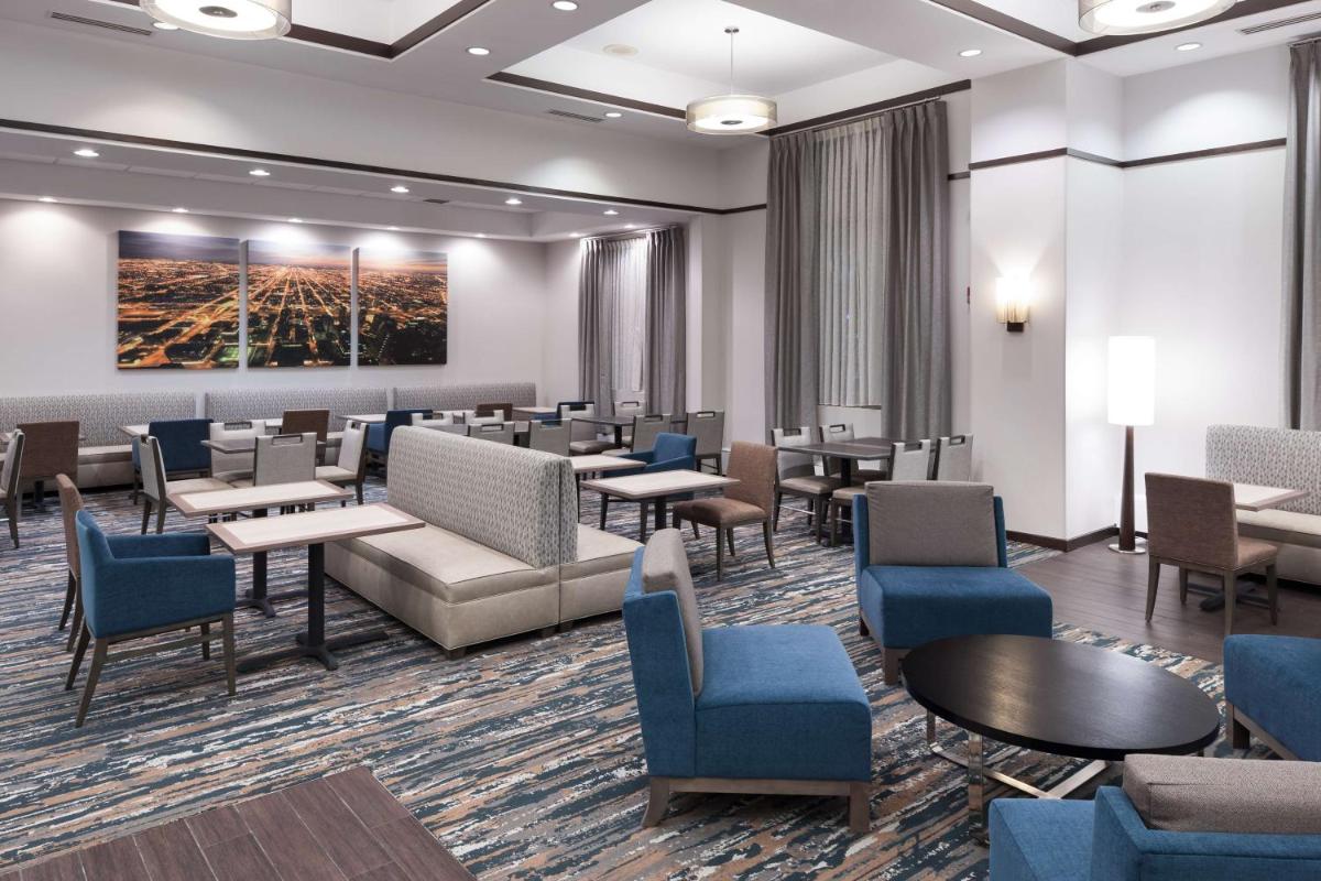 Hampton Inn & Suites Chicago North Shore - Housity