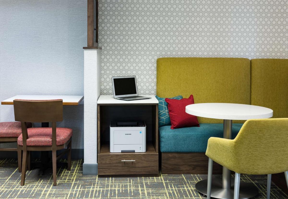 Hampton Inn Bentonville-Rogers - Housity