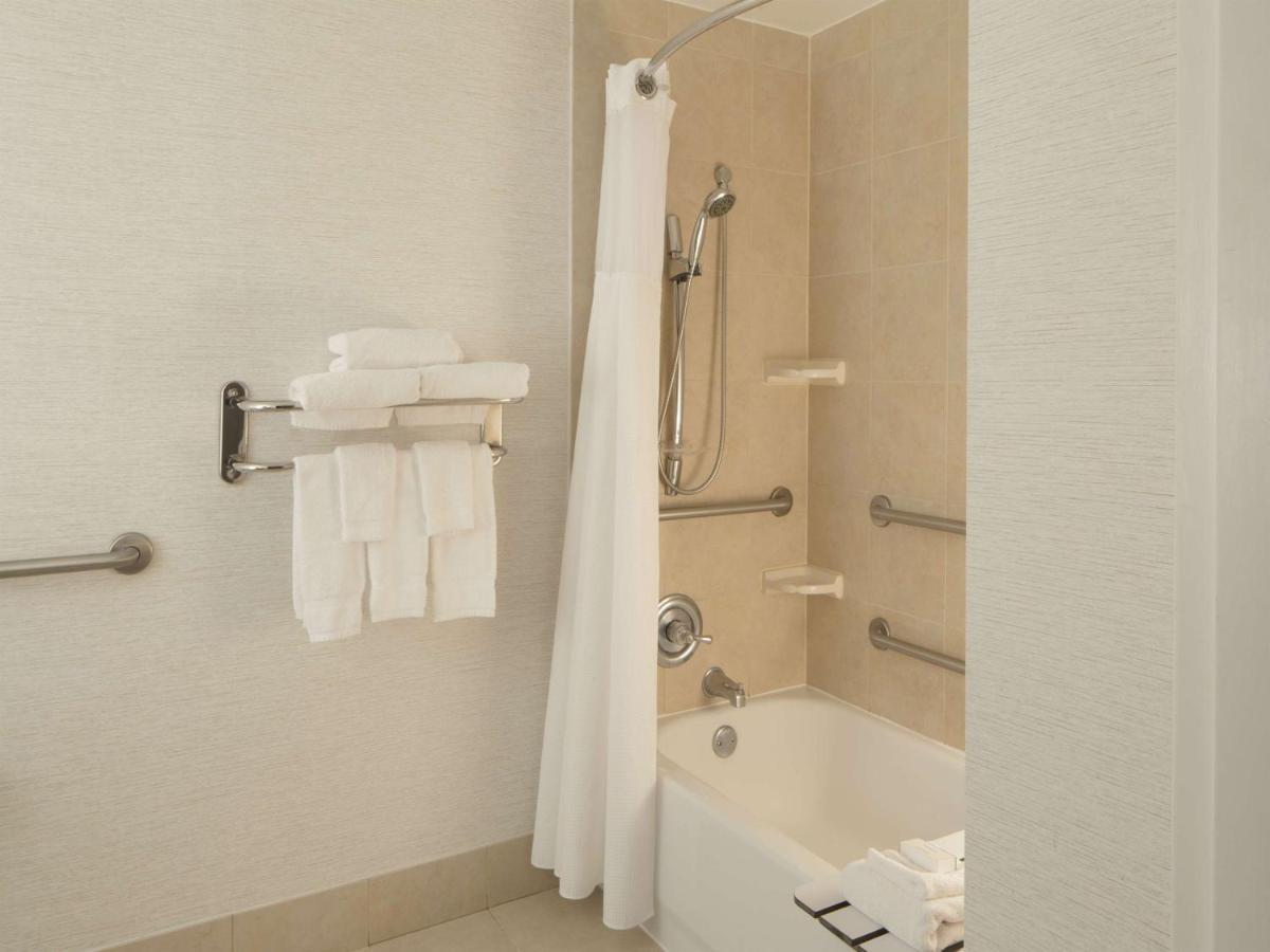 Hilton Garden Inn Austin Downtown-Convention Center - Housity
