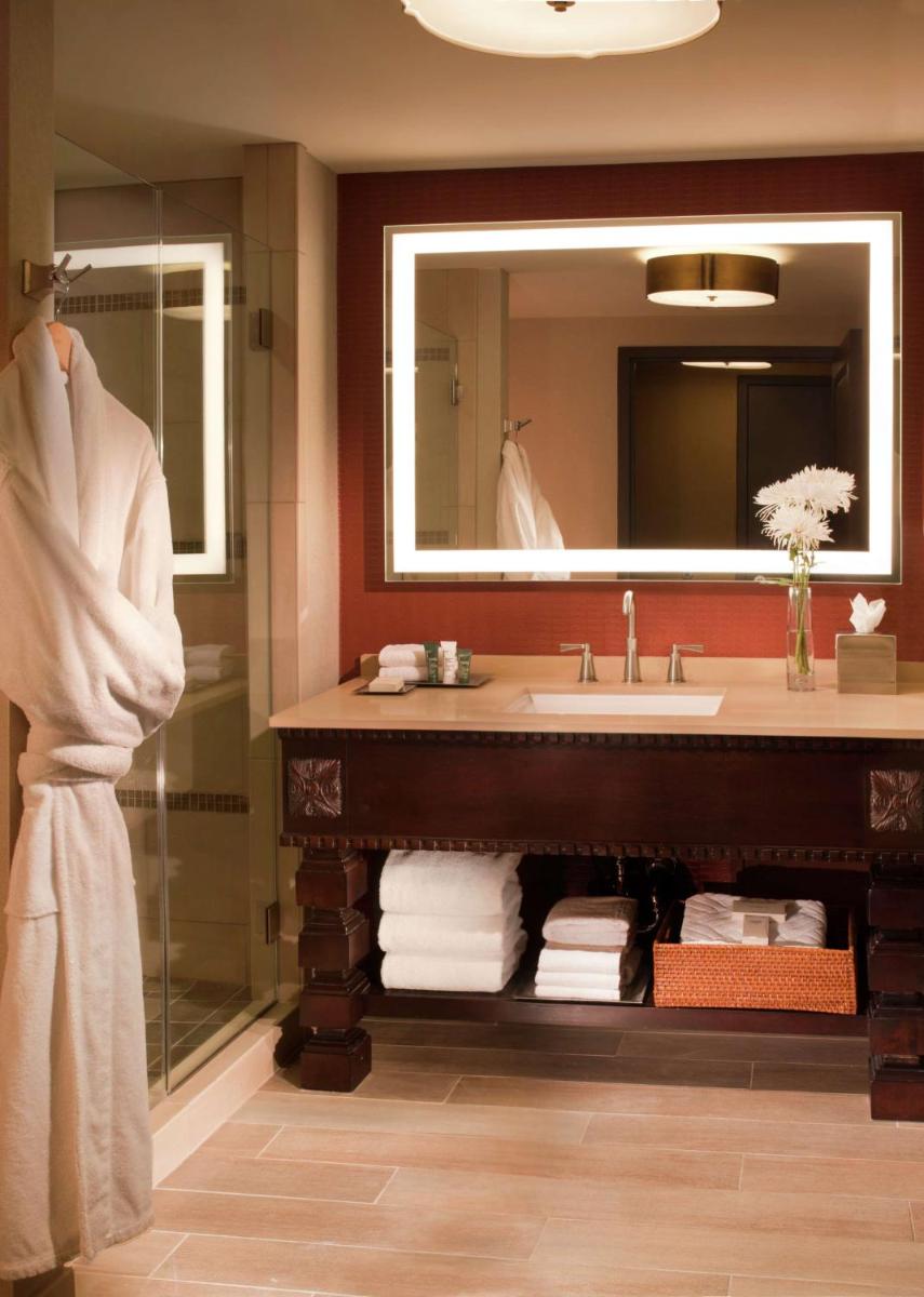 Hilton Santa Fe Historic Plaza - Housity