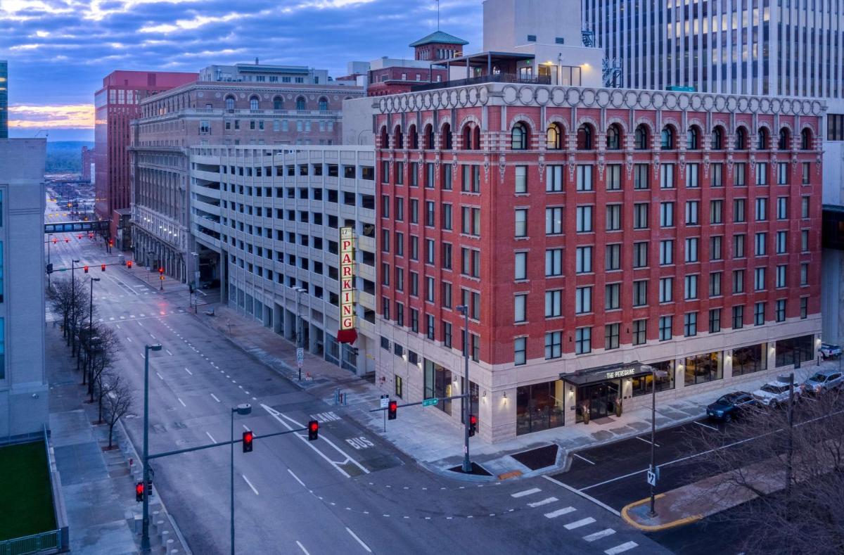The Peregrine Omaha Downtown Curio Collection By Hilton - Housity