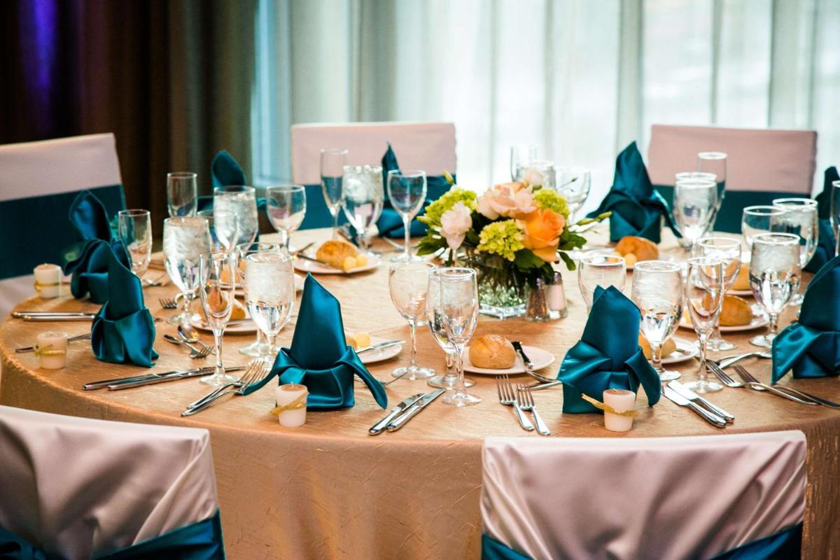 Embassy Suites by Hilton Denver Downtown Convention Center - Housity