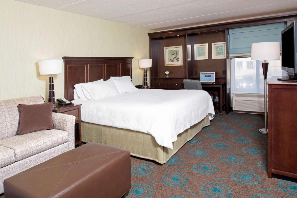 Hampton Inn & Suites Kokomo - Housity