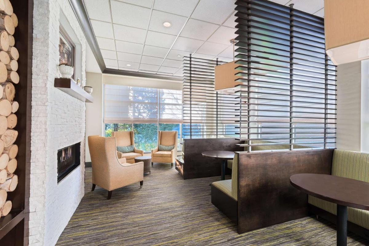 Hilton Garden Inn Westbury - Housity
