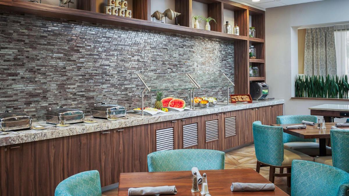 DoubleTree by Hilton Hotel West Palm Beach Airport - Housity