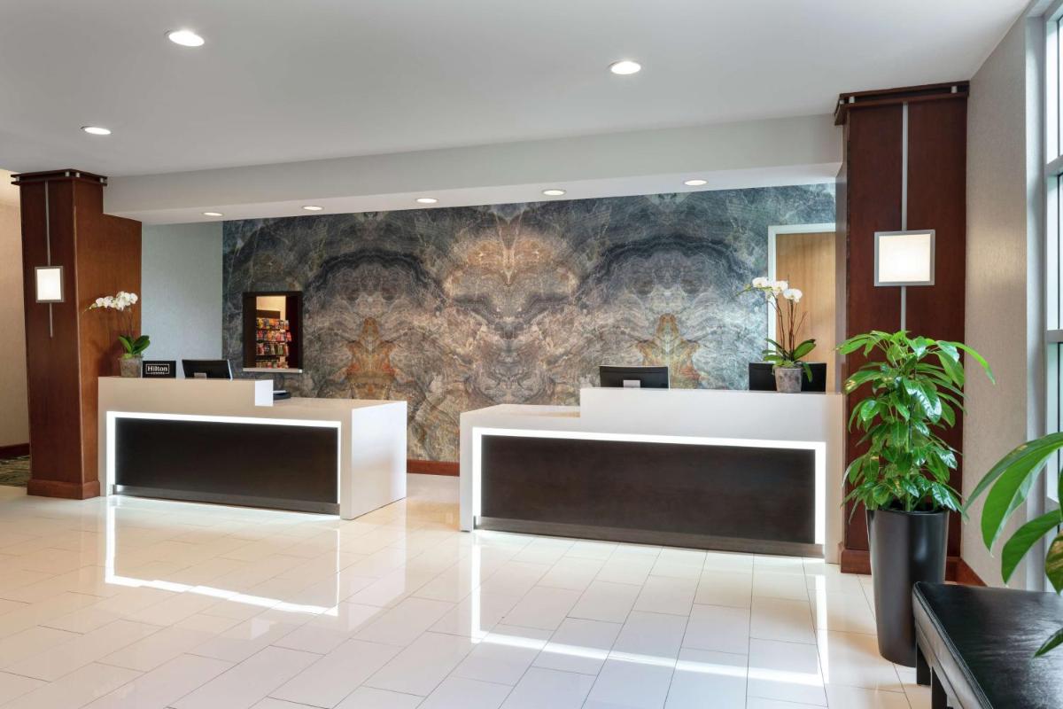 DoubleTree by Hilton San Francisco Airport North Bayfront - Housity