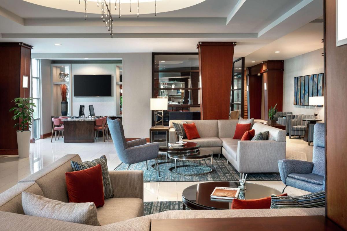 DoubleTree by Hilton San Francisco Airport North Bayfront - Housity