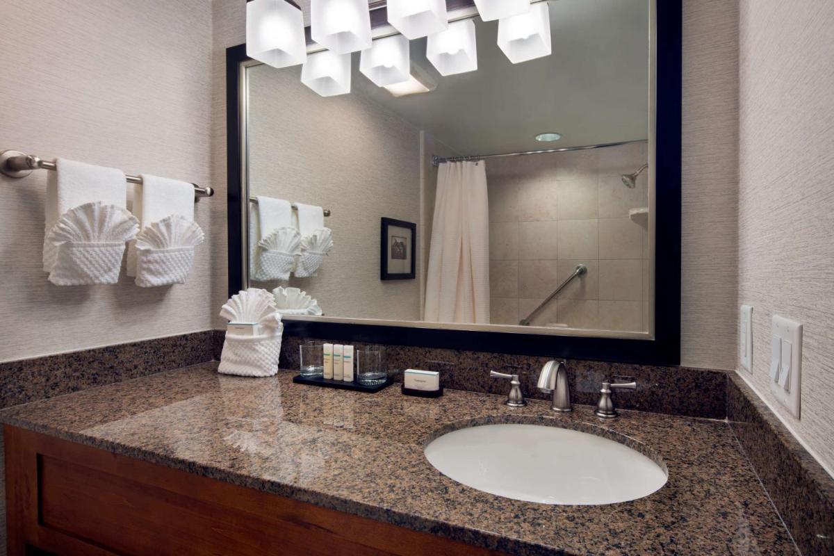 Embassy Suites by Hilton Austin Central - Housity