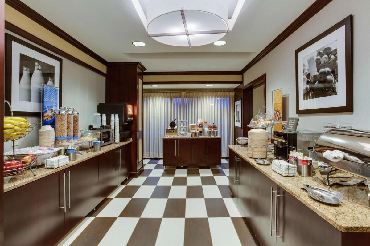 Hampton Inn Bennington - Housity