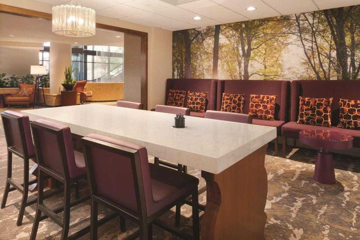Hilton East Brunswick - Housity