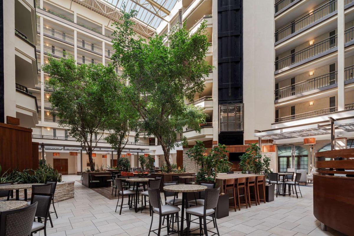 Embassy Suites by Hilton Nashville Airport - Housity