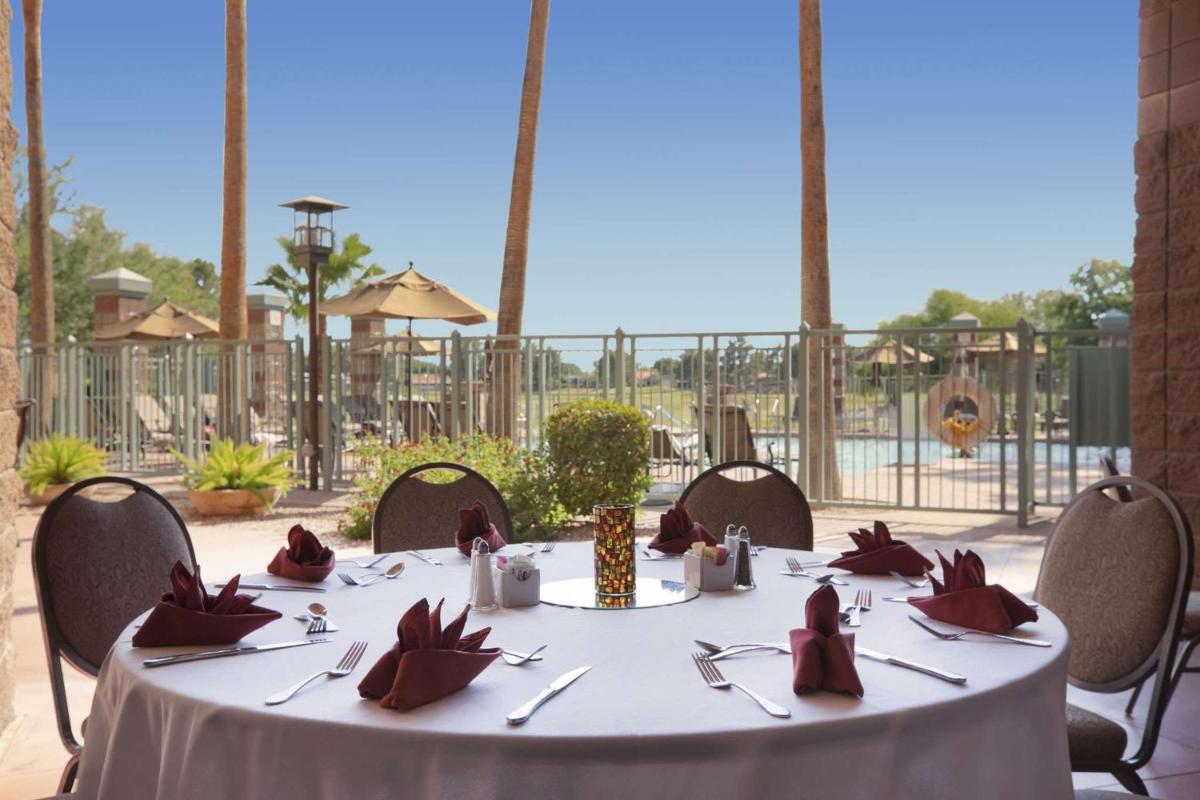 Embassy Suites by Hilton Phoenix Scottsdale - Housity