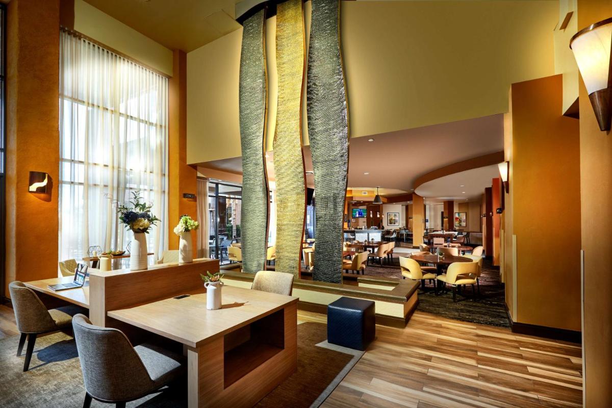 Embassy Suites by Hilton Phoenix Scottsdale - Housity