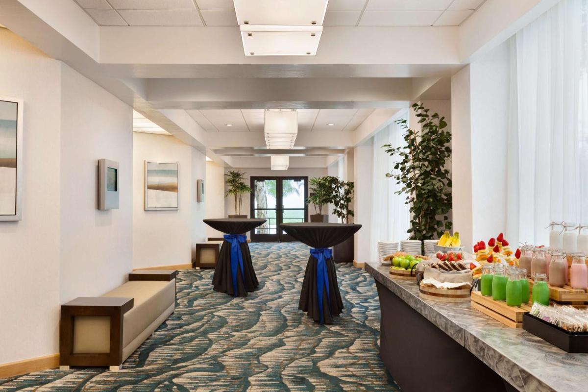 Embassy Suites San Luis Obispo - Housity