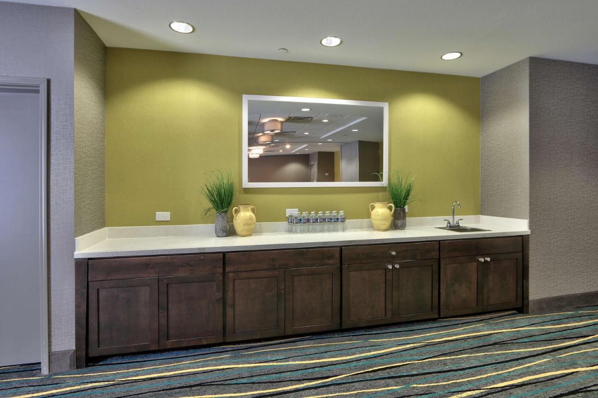 Hampton Inn & Suites Albuquerque Airport - Hizvo