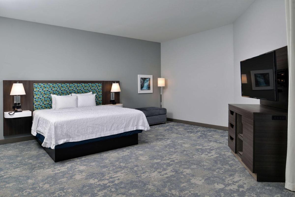 Hampton Inn Cedar Falls Downtown, Ia - Housity