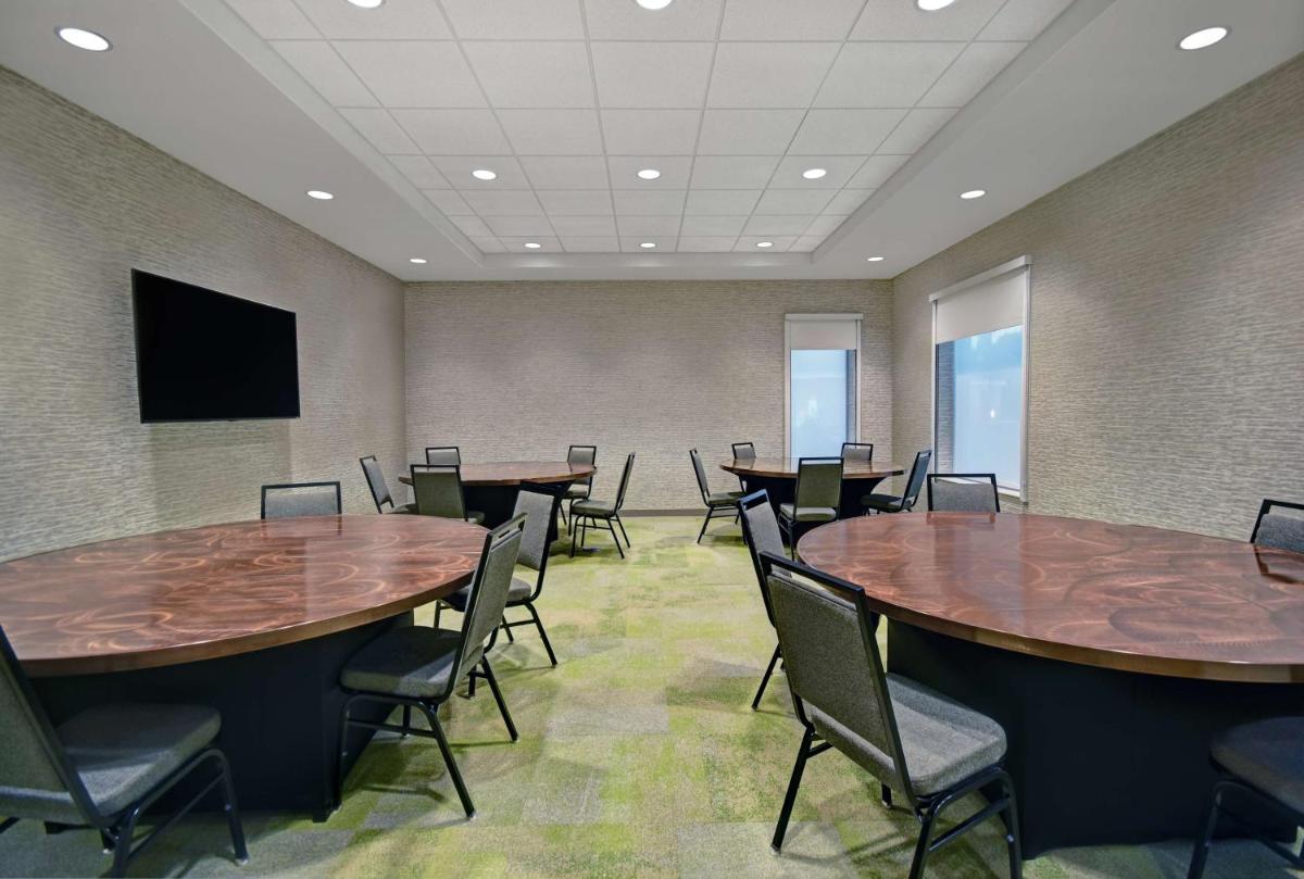 Home2 Suites by Hilton Atlanta Airport North - Housity
