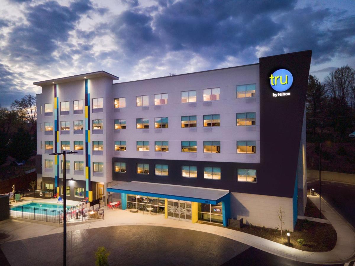 Tru by Hilton Asheville Blue Ridge Parkway - Housity