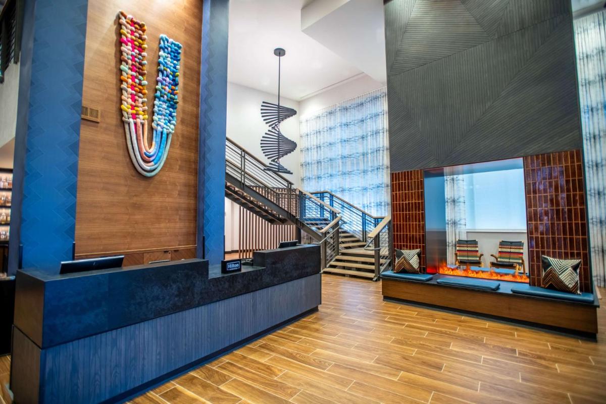 DoubleTree by Hilton Asheville Downtown - Housity