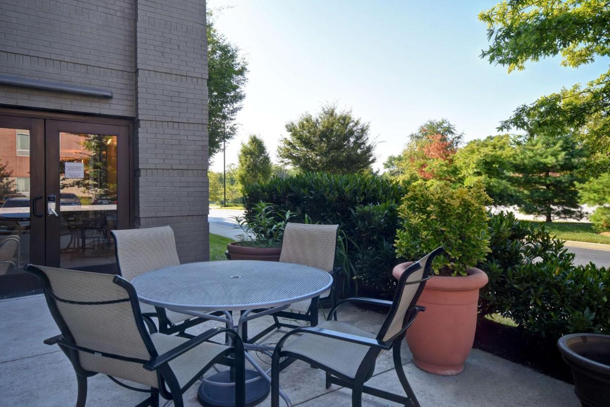 Hampton Inn & Suites Columbia South Fort Meade Area - Housity
