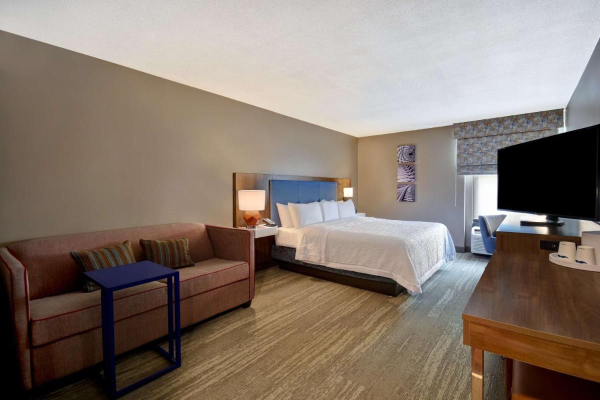 Hampton Inn Birmingham-Colonnade 280 - Housity