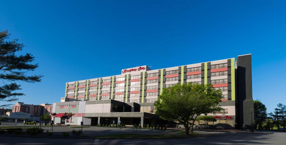 Hampton Inn Boston-Natick - Housity