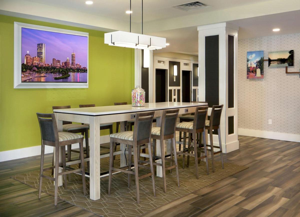 Hampton Inn Boston-Natick - Housity