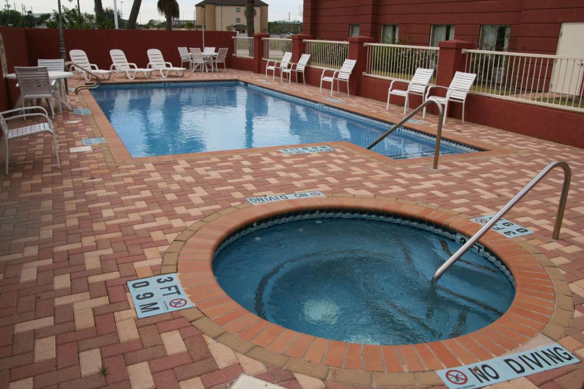 Hampton Inn and Suites-Brownsville - Housity